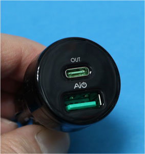 USB-CとUSBーAポート