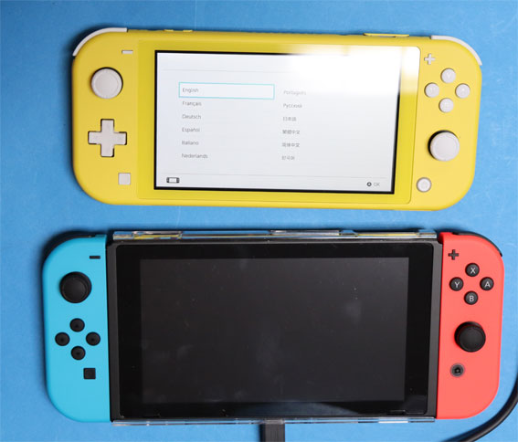 Nintendo SwitchとLite yellow