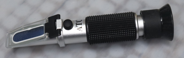 光学屈折式糖度計